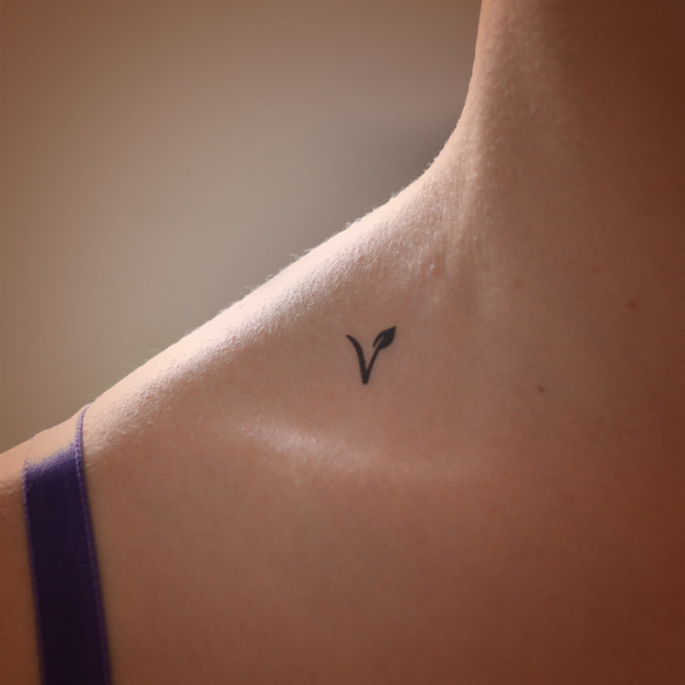 Tattoo uploaded by rosasmarintattoo • V de vikings • Tattoodo